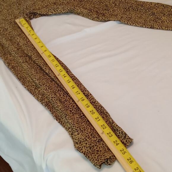 Old Navy Animal print size Medium leggings. - Picture 7 of 8